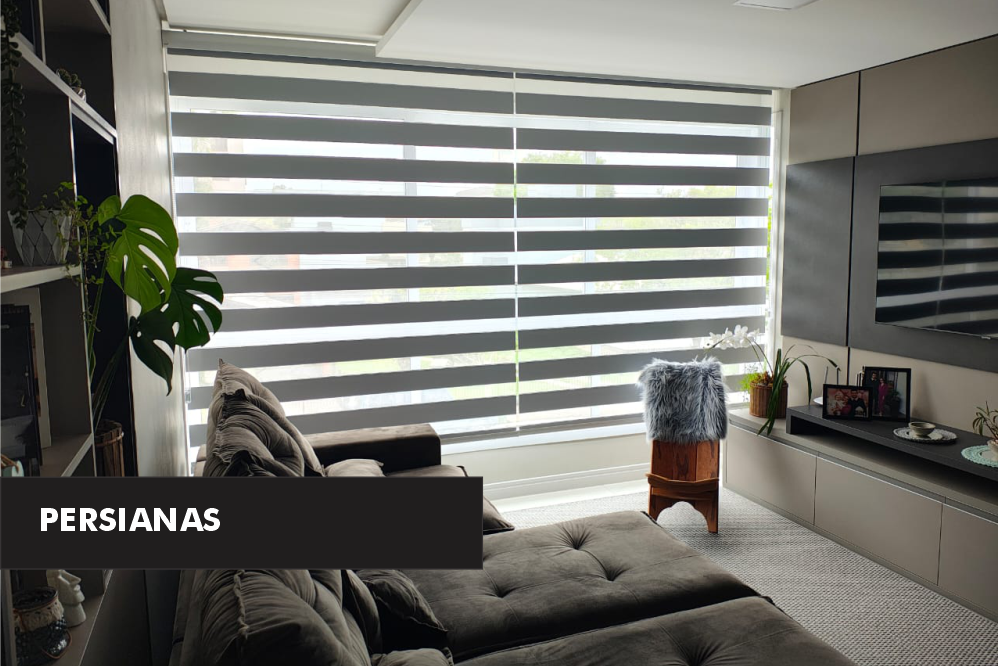 Coleção exclusiva de persianas sob medida Percicolor instaladas em ambiente de luxo em Caxias do Sul, com luz natural filtrada e design contemporâneo da Serra Gaúcha.